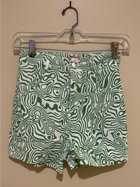 Green & White Psychedelic Swirl Print Women’s Shorts by Current SF 24 Waist